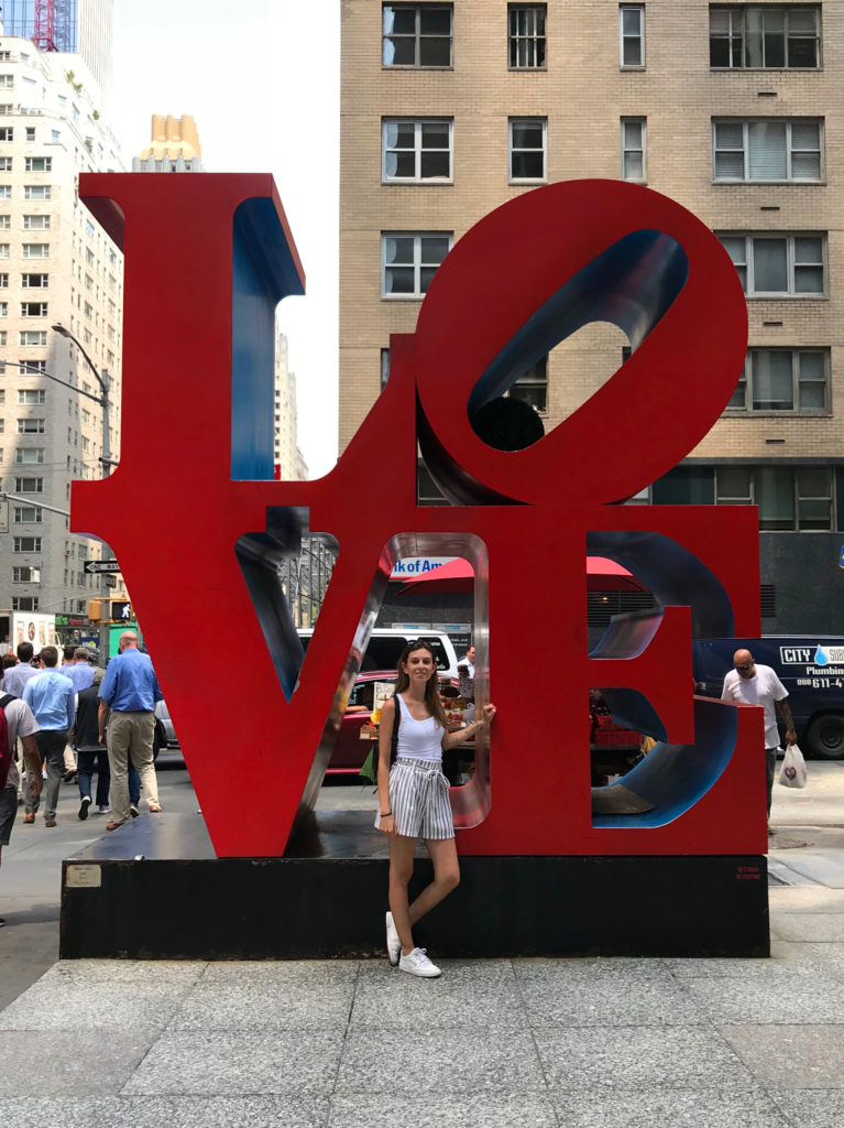 New York Midtown - Love Sculpture